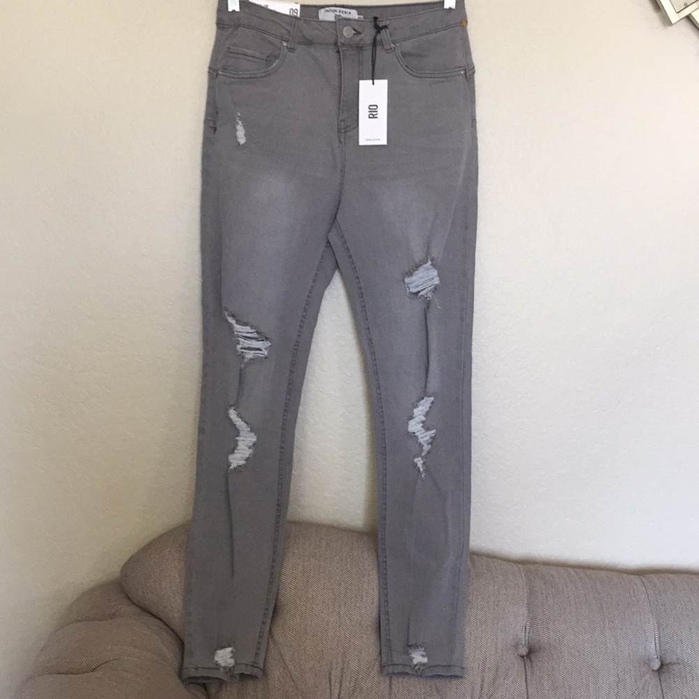 - - - Refuge denim Rise push up jeans size 9 new